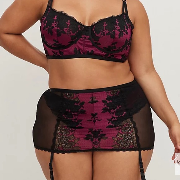 Torrid 3 piece set - Berry & Black Lace Bralette, cheeky panty & garter … - Picture 5 of 10